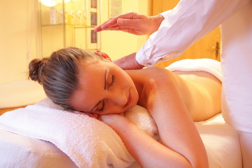 Frau Spa Entspannung Massage Was ist Fango - Anwendungen und Vorteile für den Körper