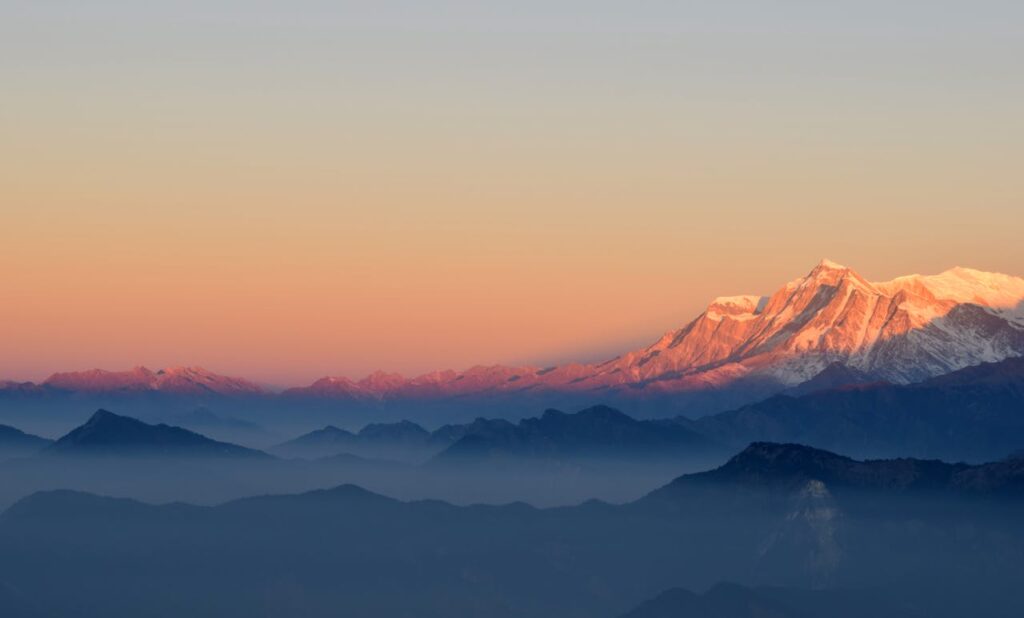 Himalaya Landschaft Gebirge Wolken Sonne Shilajit – Entstehungsgeschichte des Naturproduktes